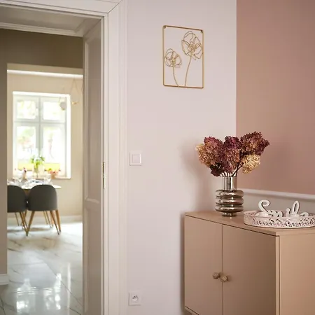 Centrum Sobieski 아파트